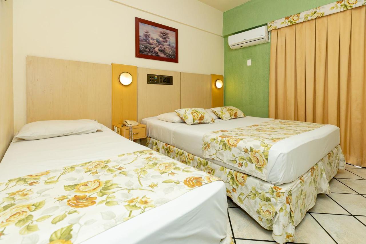 Yak Ponta Negra Hotel
